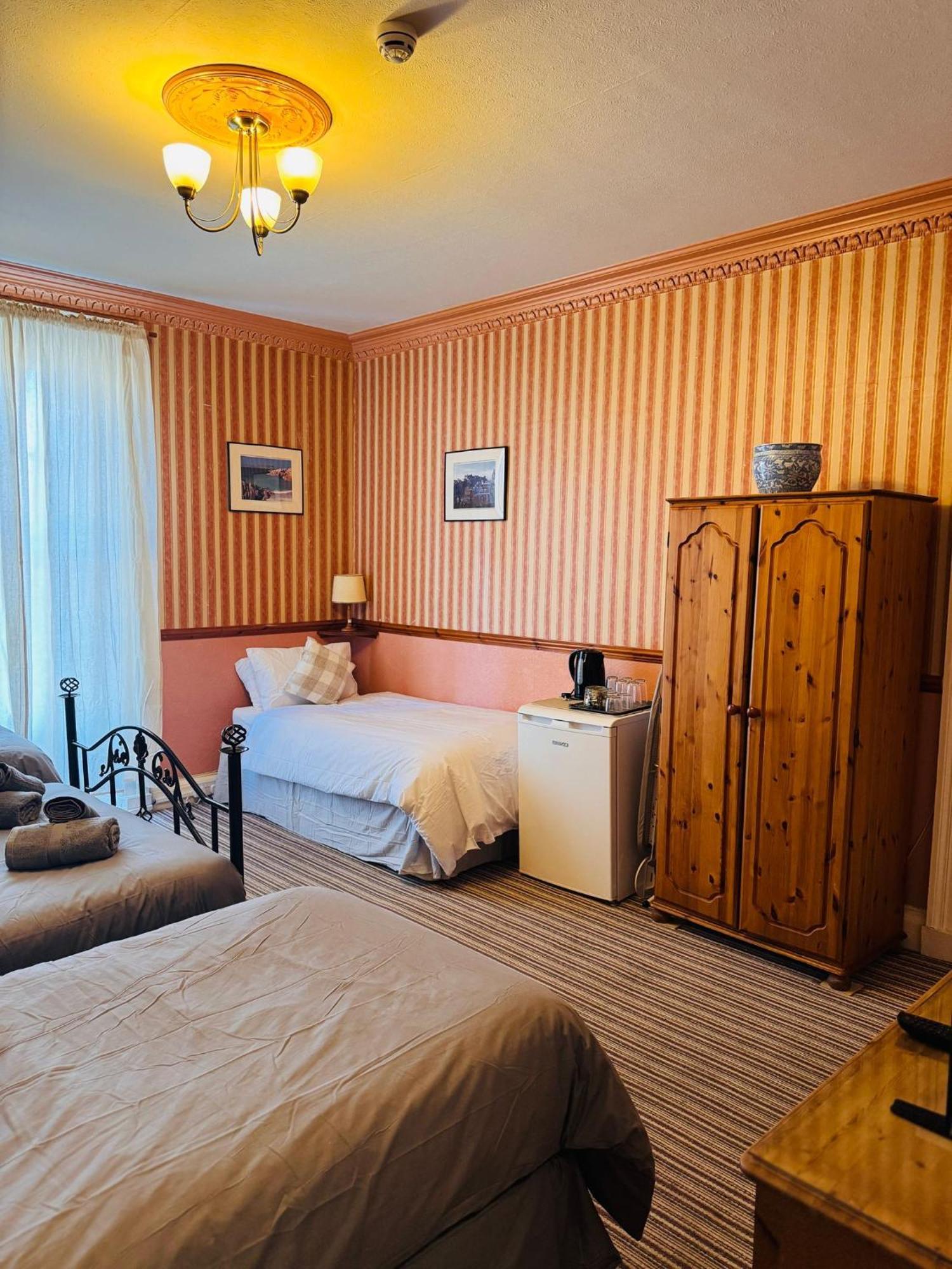 Edinburgh Travel Guest House Esterno foto