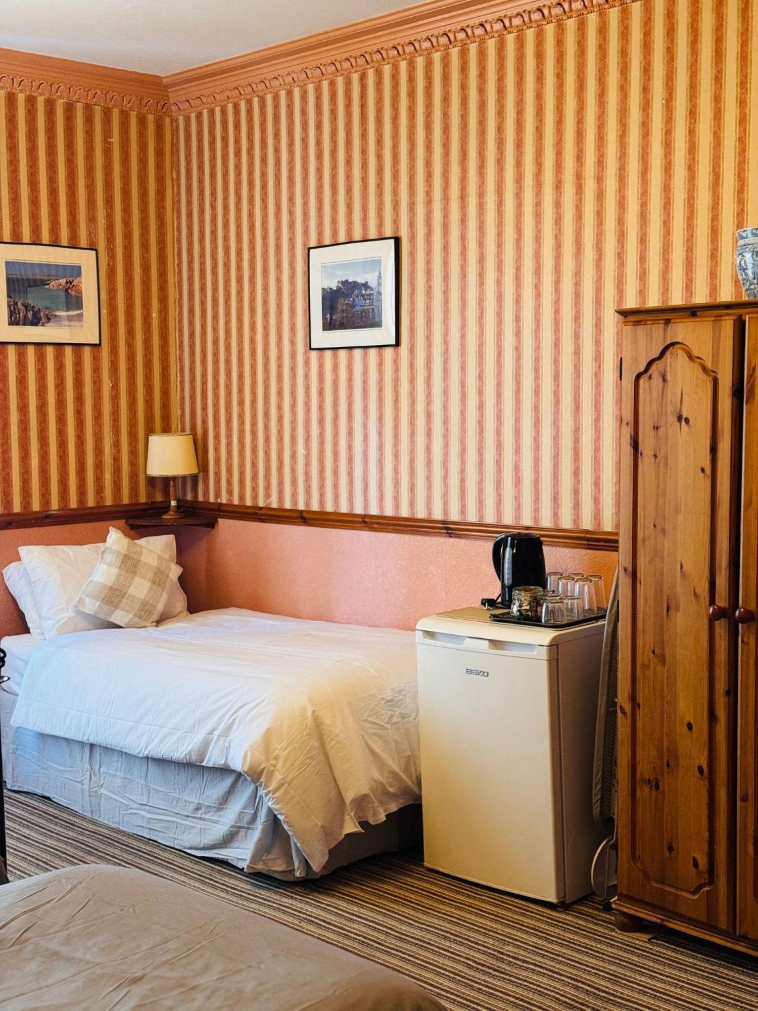 Edinburgh Travel Guest House Esterno foto