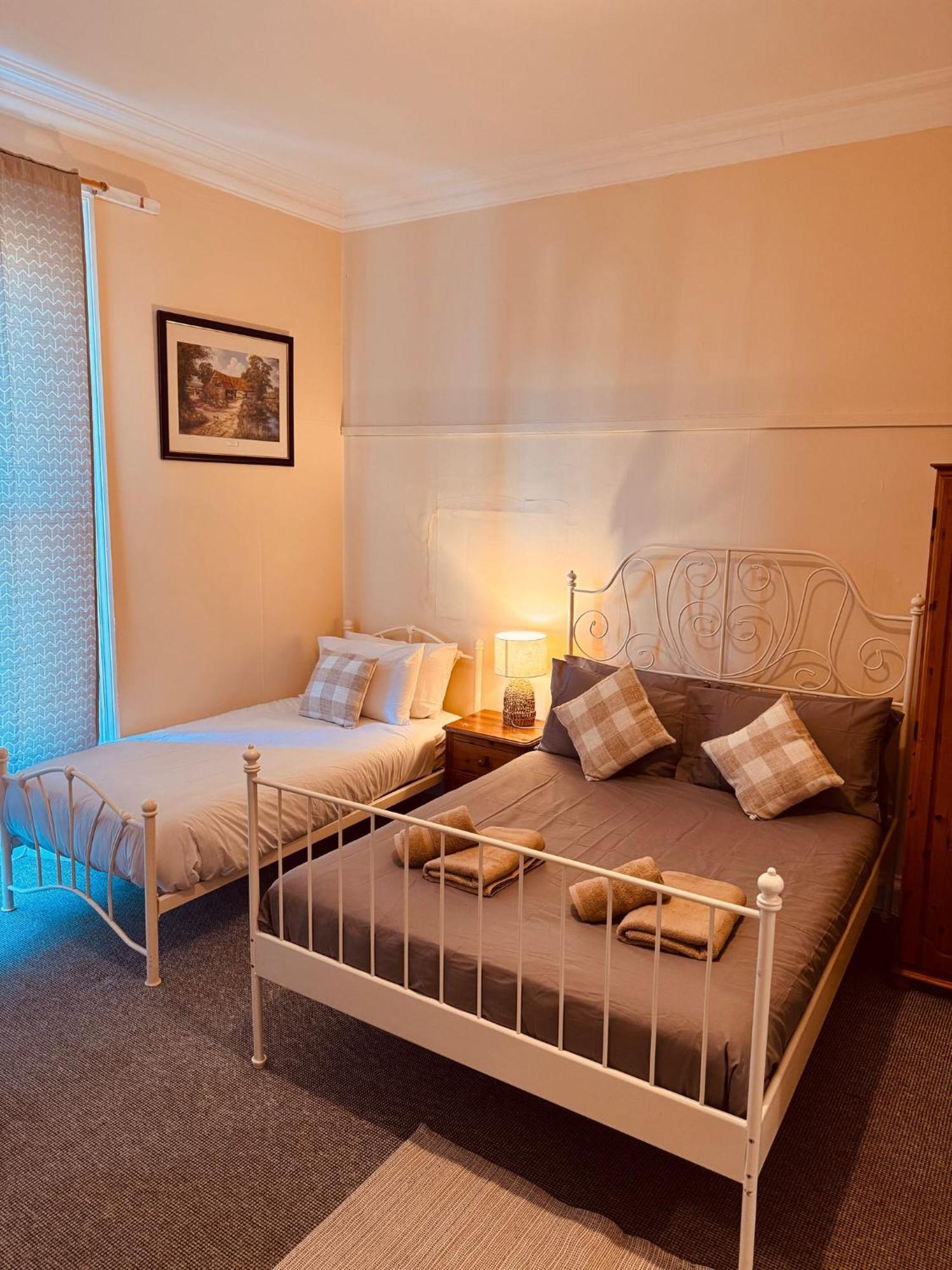 Edinburgh Travel Guest House Esterno foto