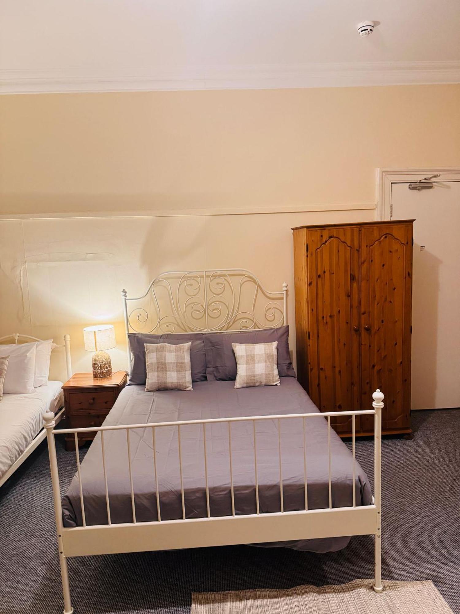 Edinburgh Travel Guest House Esterno foto