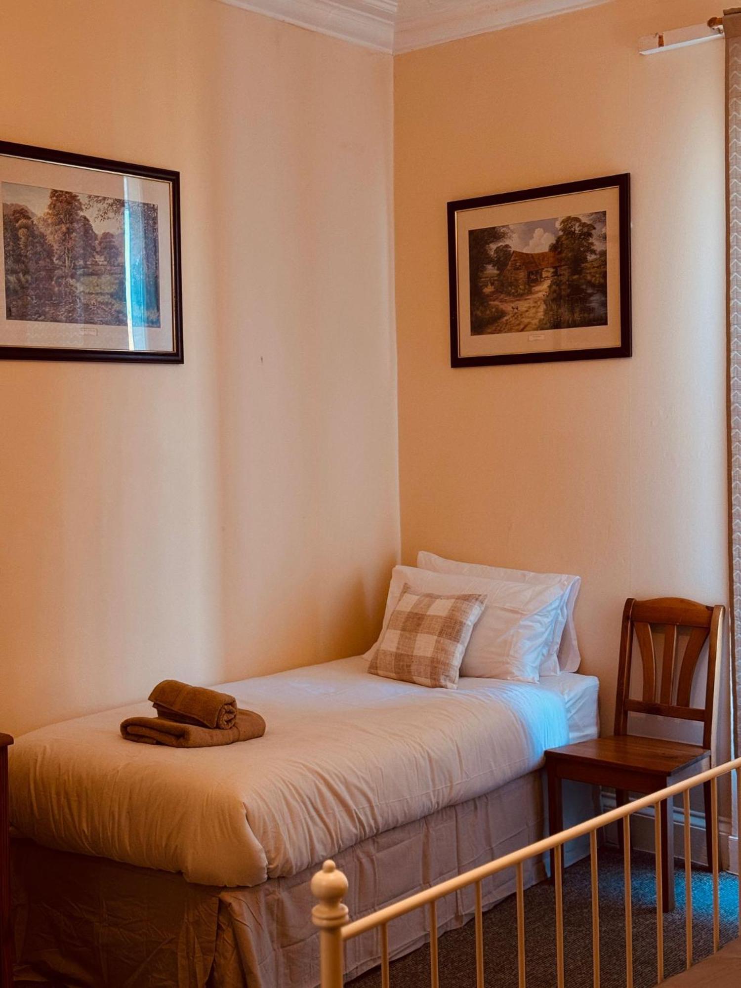 Edinburgh Travel Guest House Esterno foto