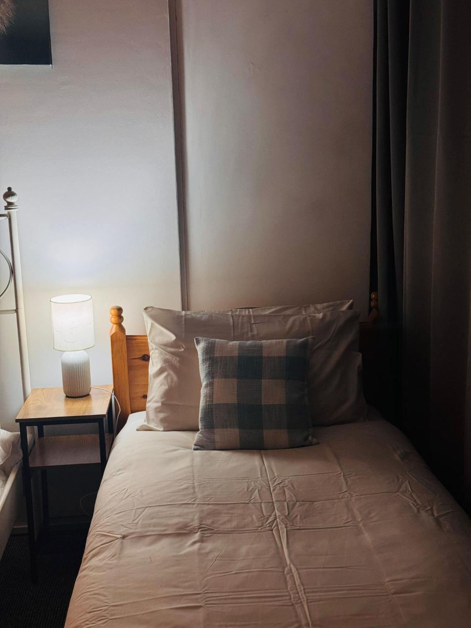 Edinburgh Travel Guest House Esterno foto